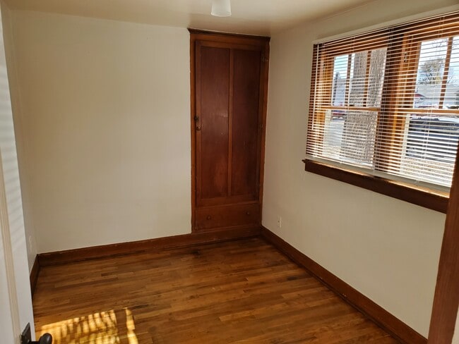 Photo - 900 E Myrtle St Casa