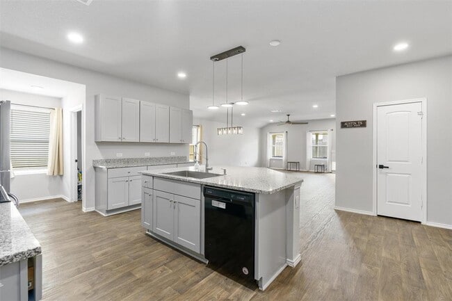 Photo - 6021 Roderick Dr