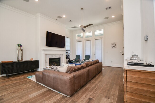 Photo - 703 Bringhurst St