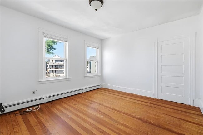 374 Douglas Ave Unit 2