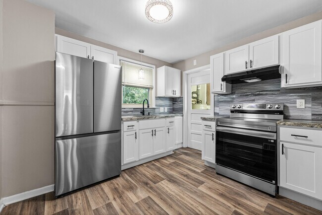 Photo - 4705 Jackson St