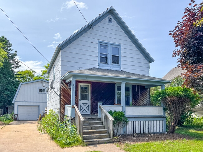 Building Photo - 1819 Fitch Ave