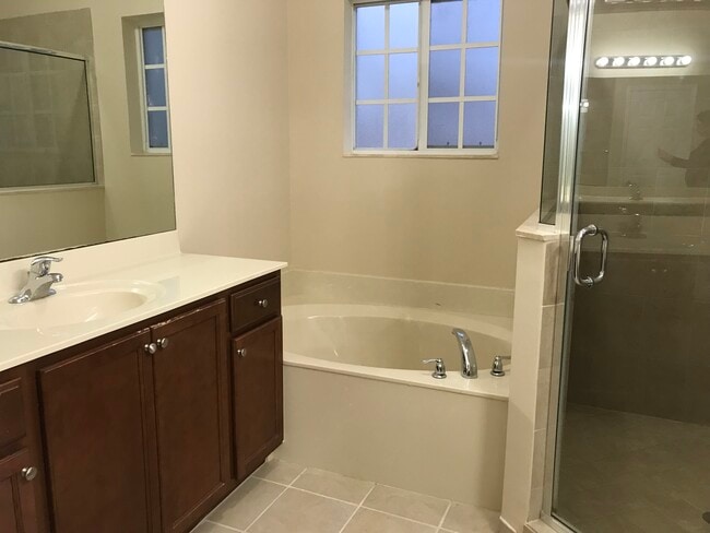 Building Photo - 3222 NW 31st Terrace Unit 0