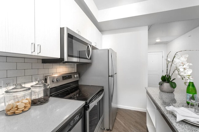 Photo - Muinzer - Close to Campus