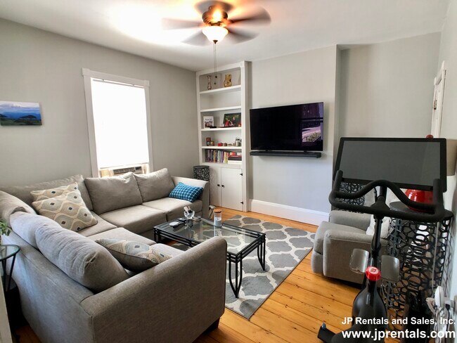 Photo - 235 Amory St