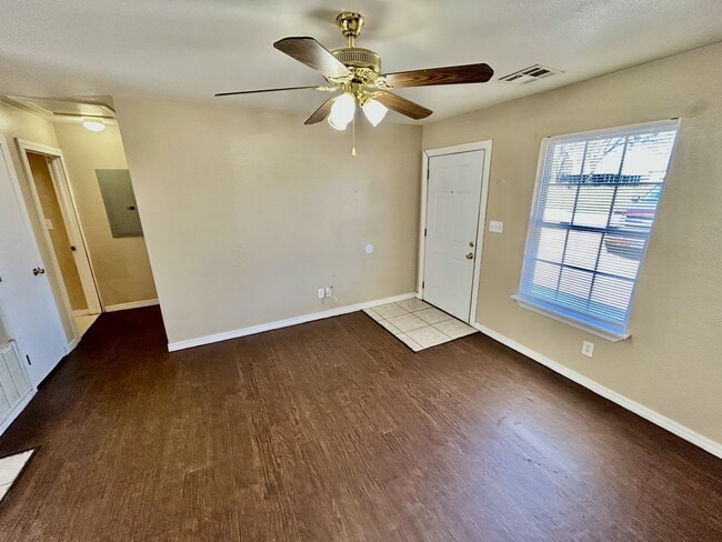 Photo - 218 E 14th St