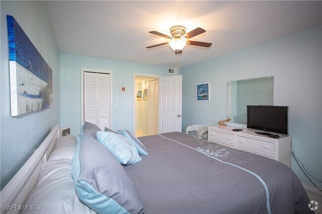 Building Photo - 225 Turtle Lake Ct Unit 106 Rental