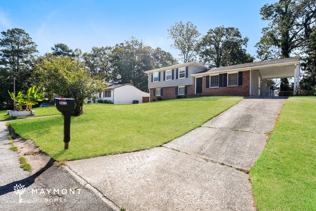 Photo - 2677 Luke Dr