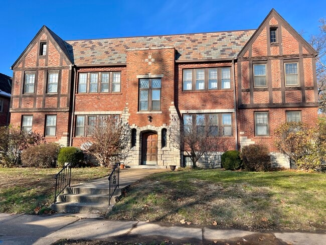 Photo - 7305 Pershing Ave Unit 2W
