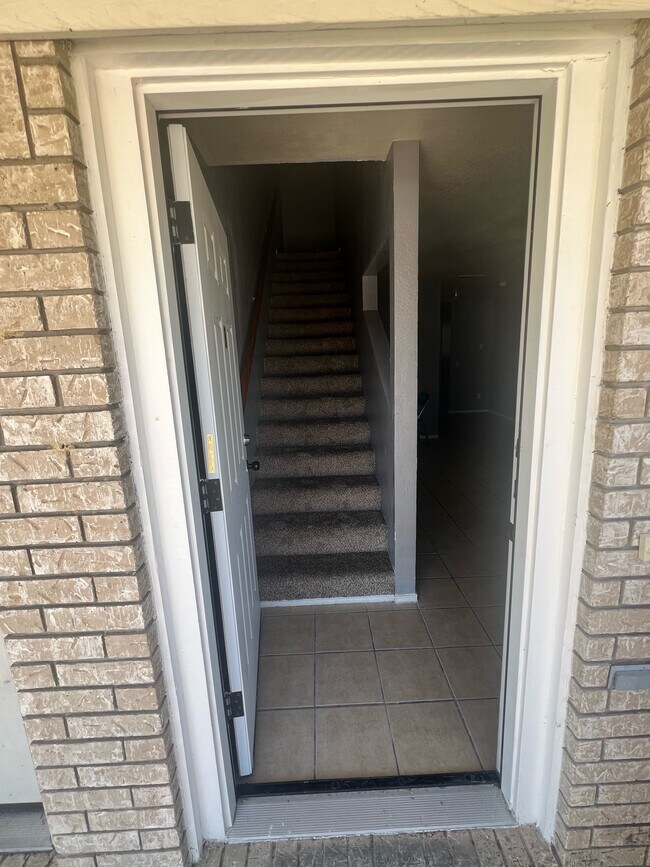 2007 Monte Carlo Ln Unit B