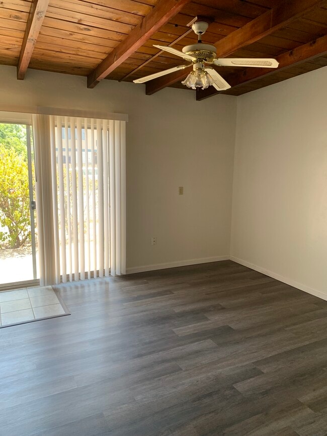 Building Photo - 2553 N Winstel Blvd Unit 2