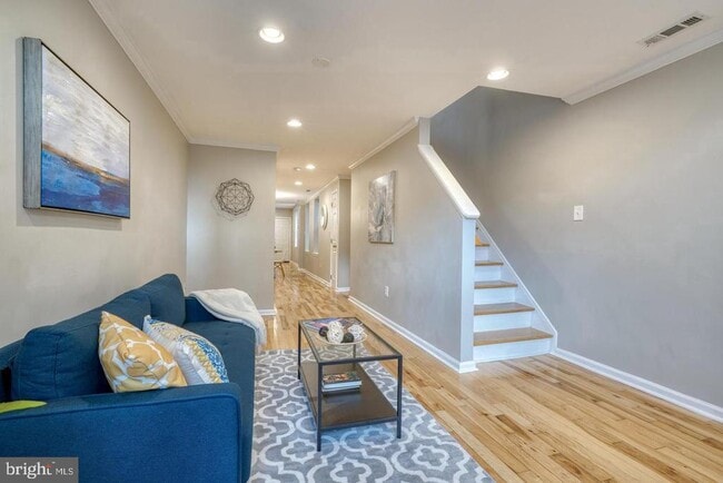 233 S Highland Ave