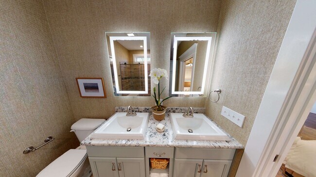 Photo - 1111 W Bay Ave