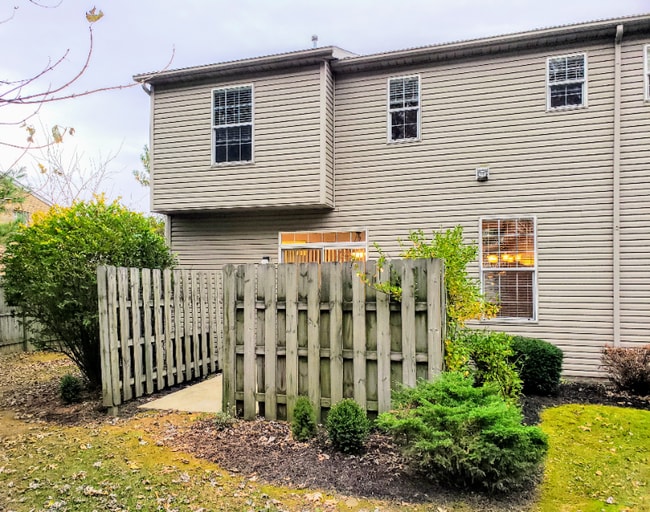 Photo - 2158 Kenyon St Unit B