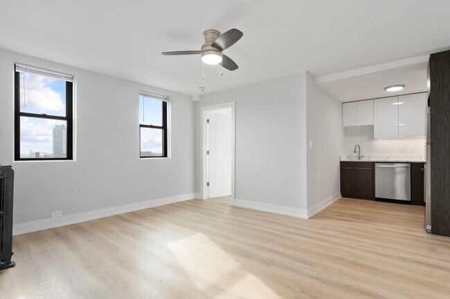 Photo - 6026 N Winthrop Ave