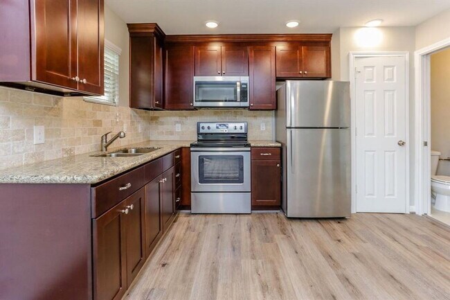 Photo - 808 W Main St Unit 2