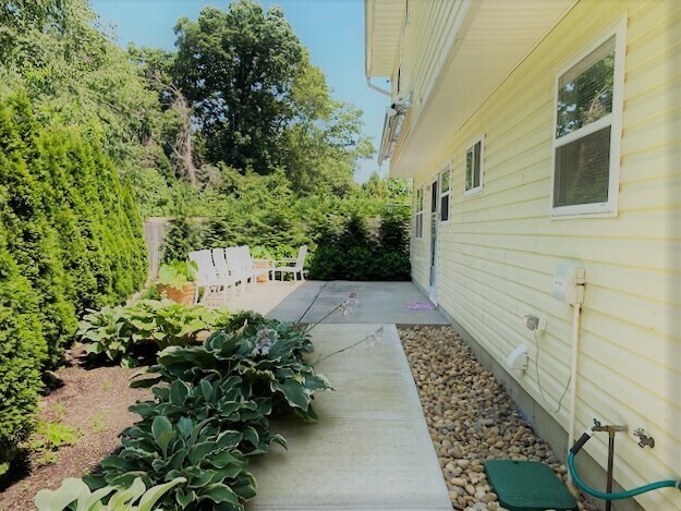 Photo - 17 Gary Pl Unit apt 1