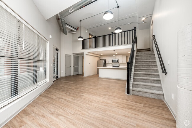 1BR, 1BA - 886SF - Living Room