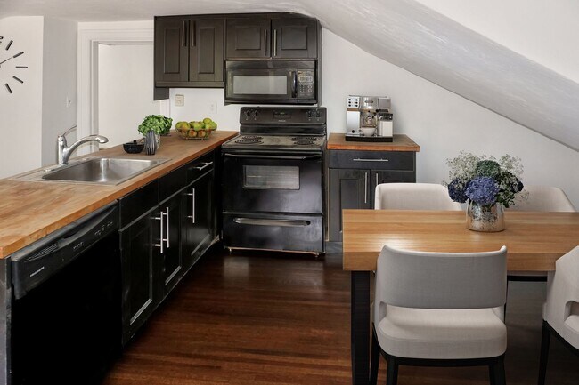 Photo - Updated 2 Bedroom, 1 Bathroom Apt in Berwyn! Unidad 6