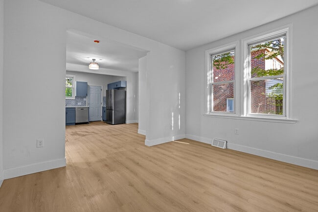 Photo - 2716 Woodsdale Ave