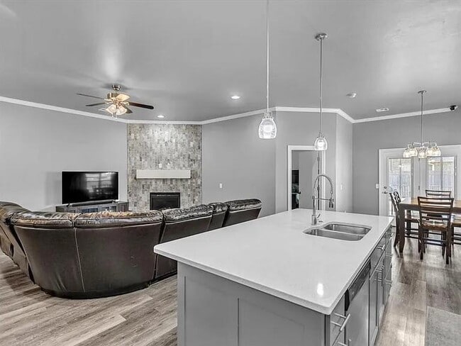8913 Stacy Lynn Ln