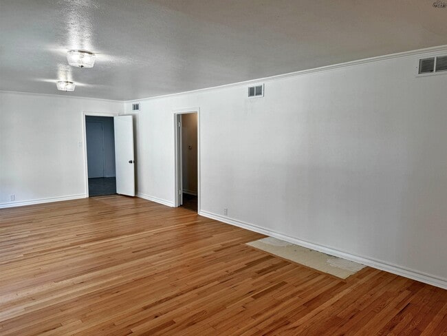 Photo - 2412 Dartmouth St