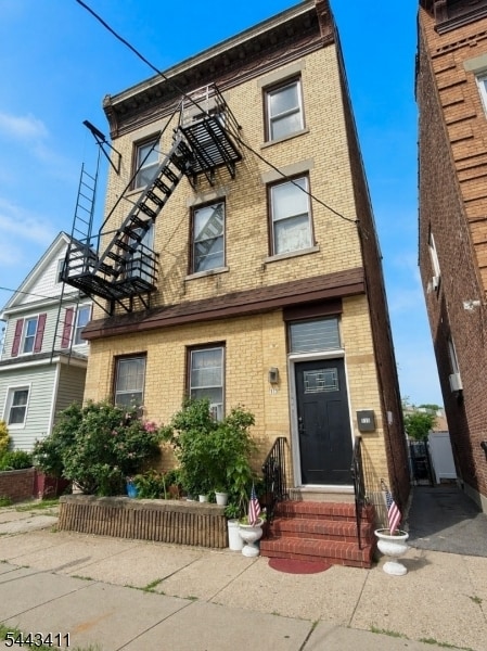 Building Photo - 115 Columbus Pl Unit 3