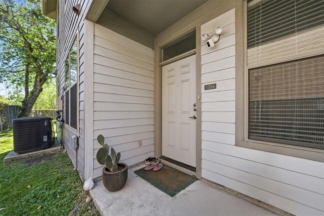 Photo - 1201 Grove Blvd Unit 1304