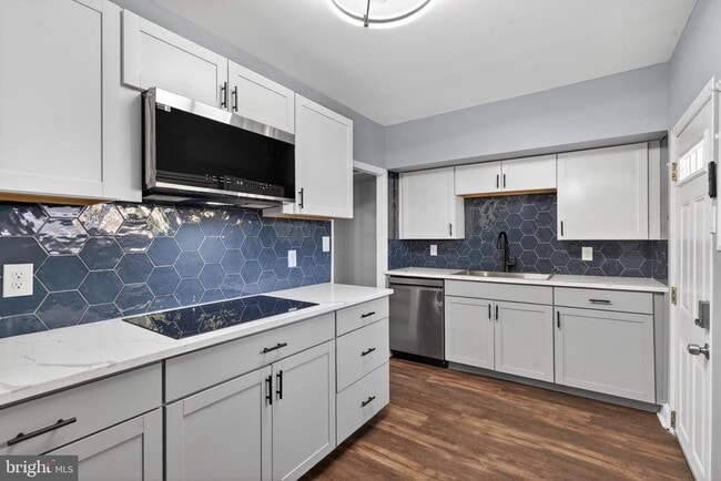 Photo - 136 5th Ave