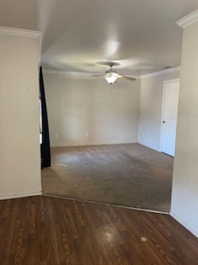 Photo - 1391 N Race Unidad C