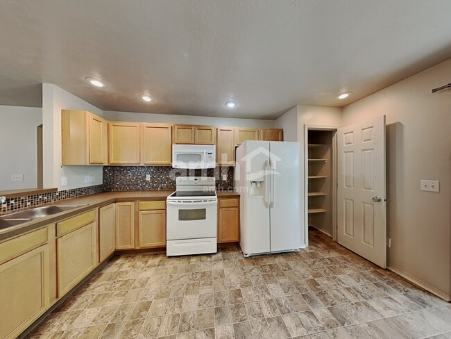 Photo - 4418 N Alester Ave