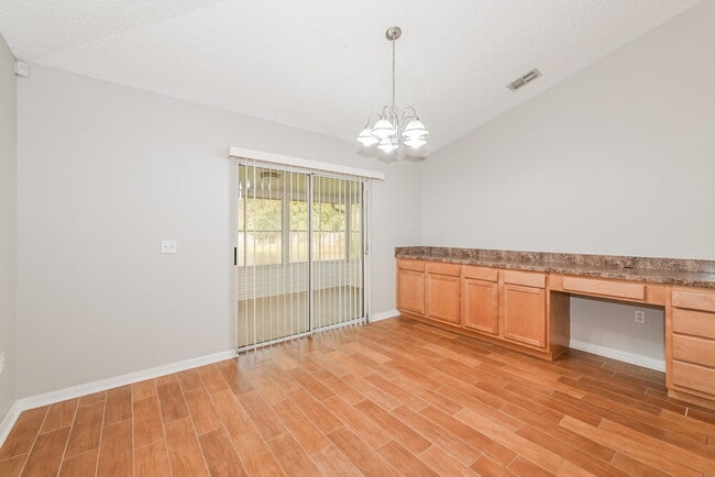 Photo - 8448 Oak Crossing Dr W