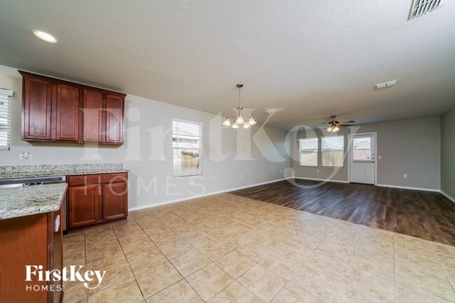 Photo - 1505 Vernon Dr
