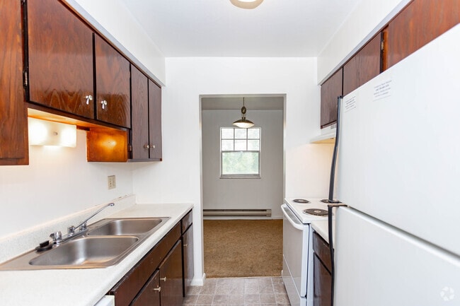 1BR, 1BA - 665SF