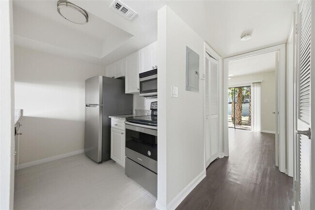 3102 W Horatio St Unit 12