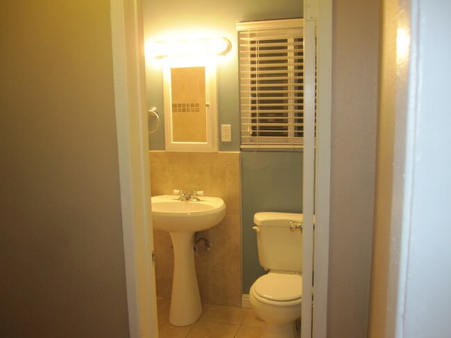 Photo - 215 Covina Ave Unidad 3