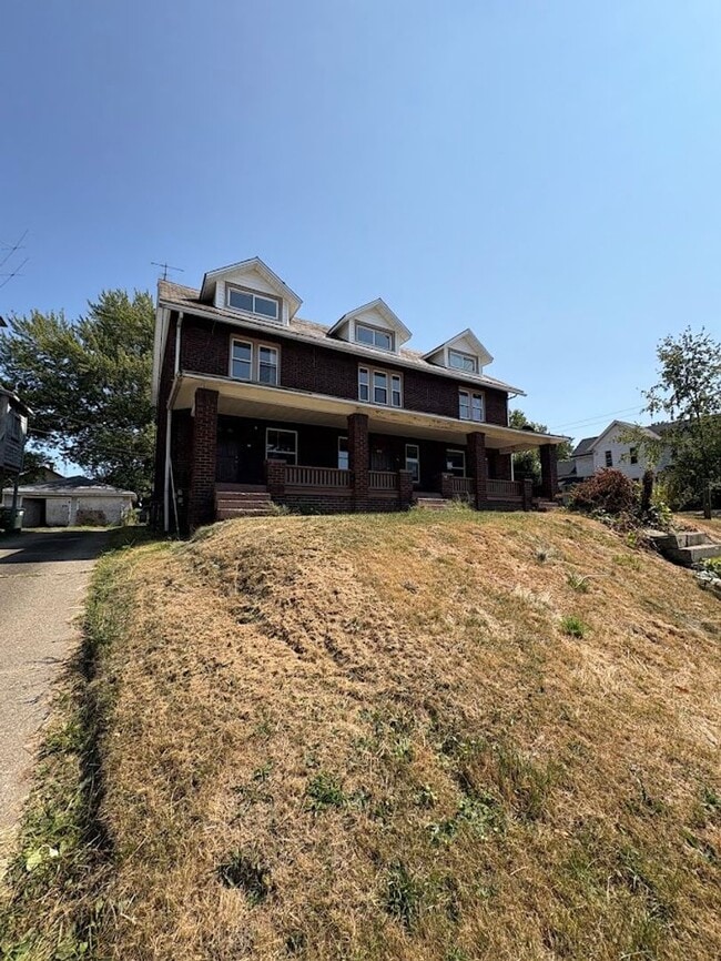 Building Photo - 724 S Linden Ave Unit 726 Rental