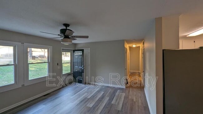 Photo - 900 Lansing St