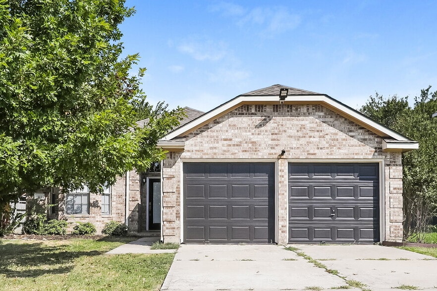 311 Lake View Dr