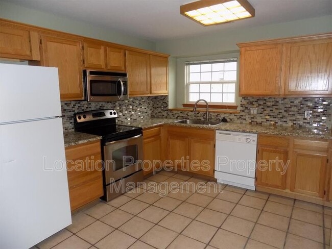 Photo - 4963 Stoneback Dr W