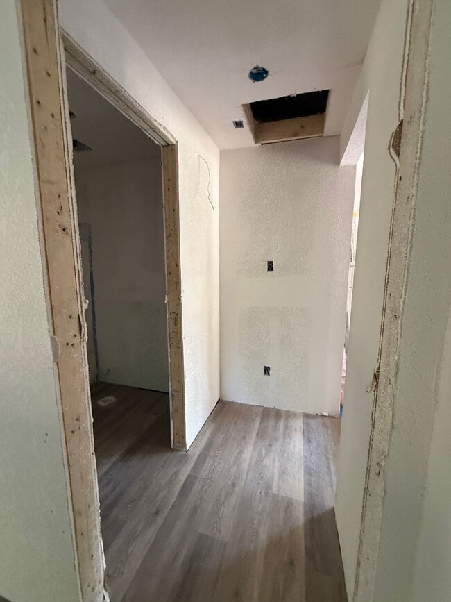 Photo - Newly Remodeled 2/1 with Large Backyard - MORE PICTURES COMING