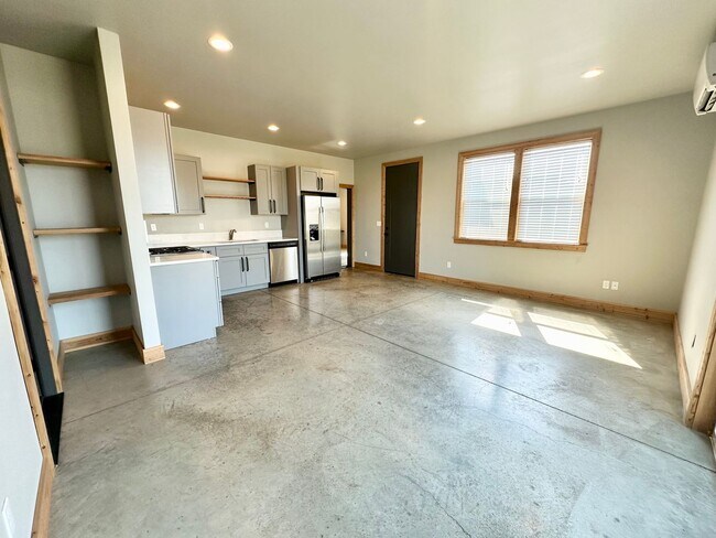 Photo - 121 E 26th Ave Apartment Unit 2