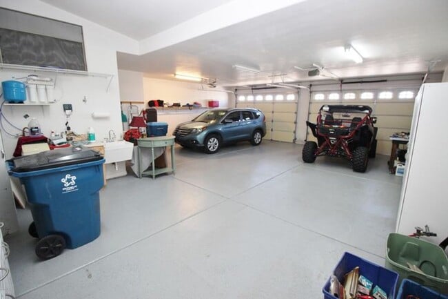 Photo - Furnished 3 Bedroom - 2 Bath Pool Home