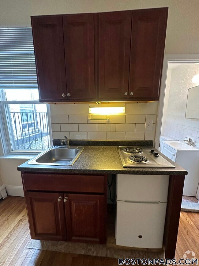 Building Photo - 51 S Huntington Ave Rental