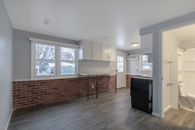 Photo - 404 James Ave Unit 101