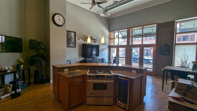 Photo - FANTASTIC LUXURY CONDO IN BALLPARK NEXT TO COORS FIELD! FULLY-FURNISHED!