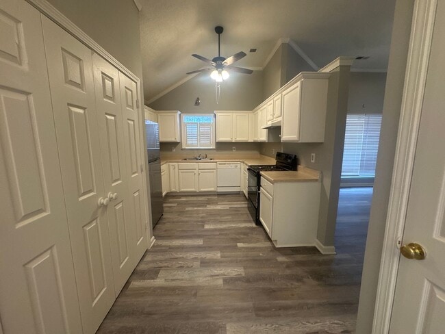 Photo - 615 W Ashley Glen Cir