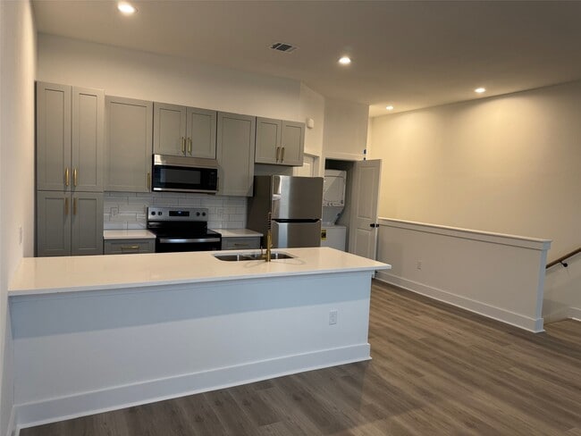 Photo - 3214 Frying Pan Place