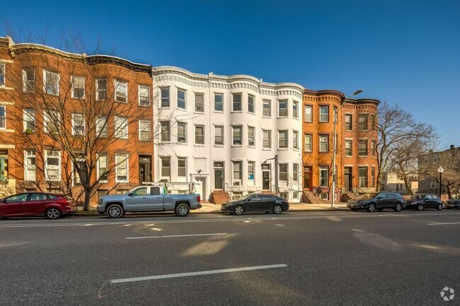 Building Photo - 2631 N Charles St Unit Terrace B Rental