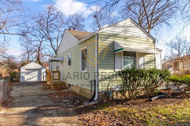 Photo - 3 Bed/1 Bath Bungalow near Wes Montgomery ...